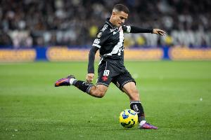 33岁身价350万！巴媒：库蒂尼奥与巴甲球队解约 原因是遭球迷批评